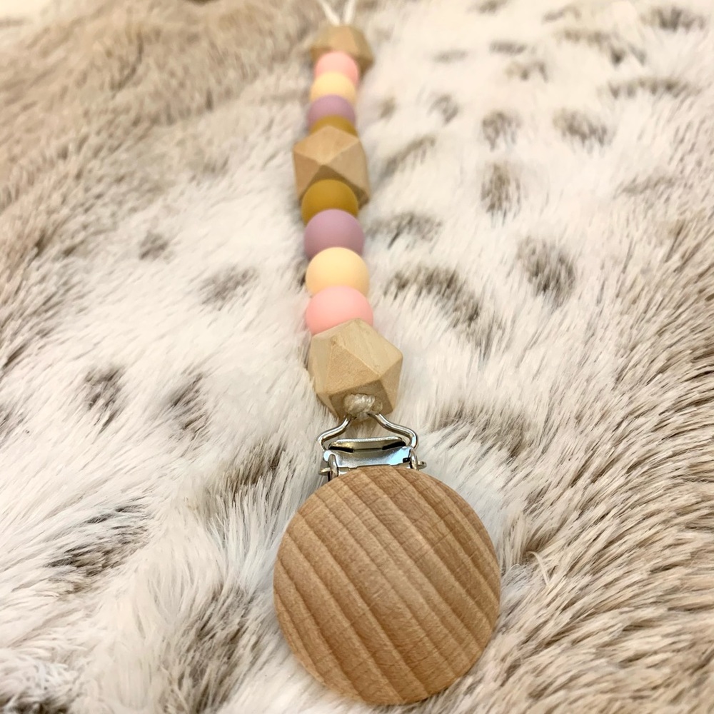 Silicone Beaded Paci Clip.